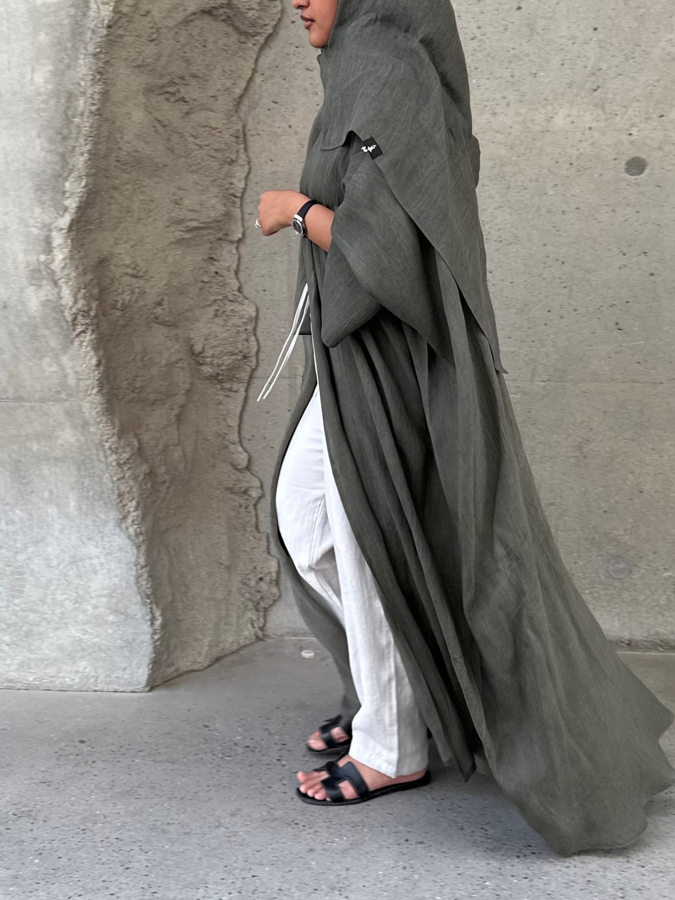 Turkish linen abaya, half-bisht cut - Green