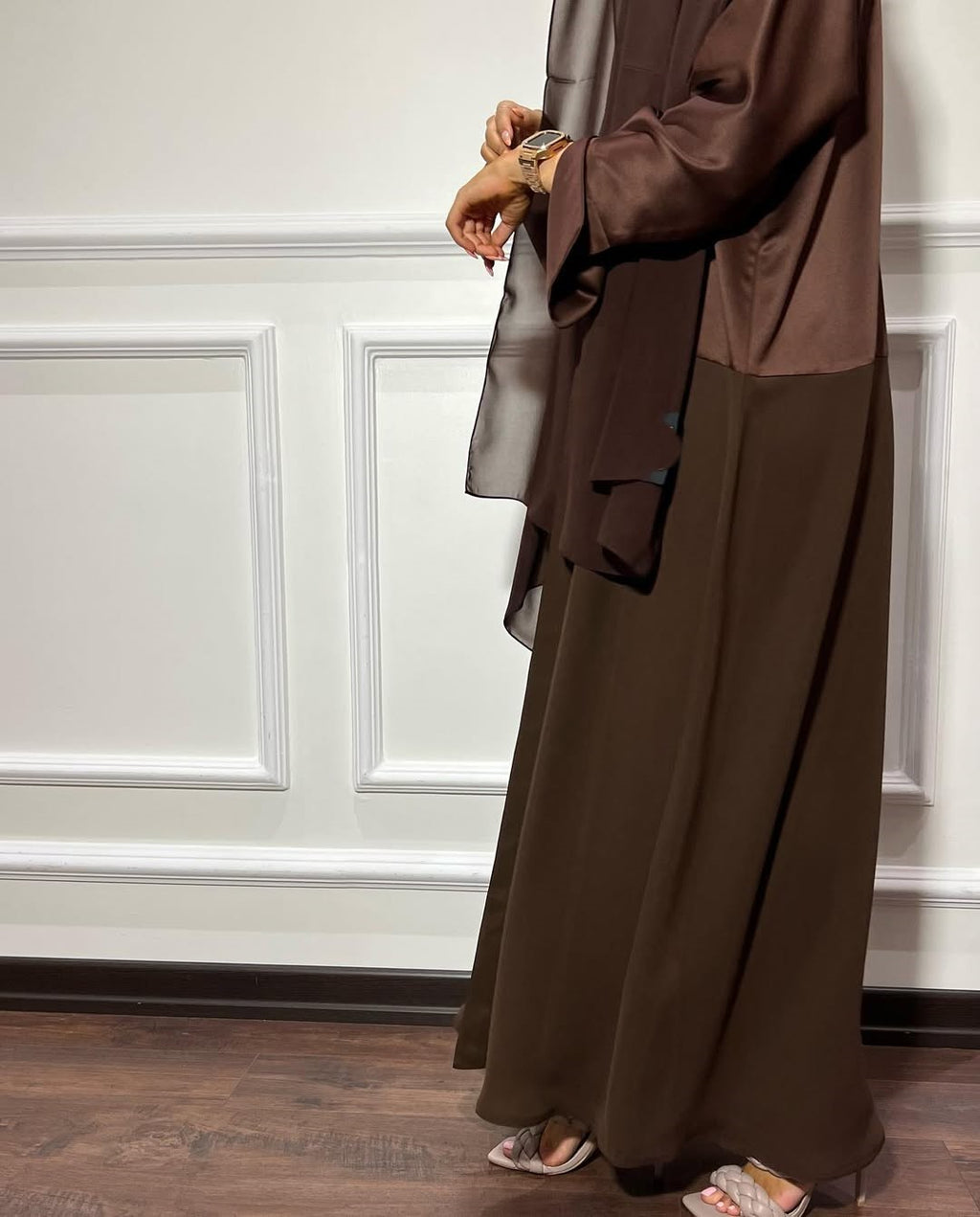 Satin Detailed Straight Abaya - Brown