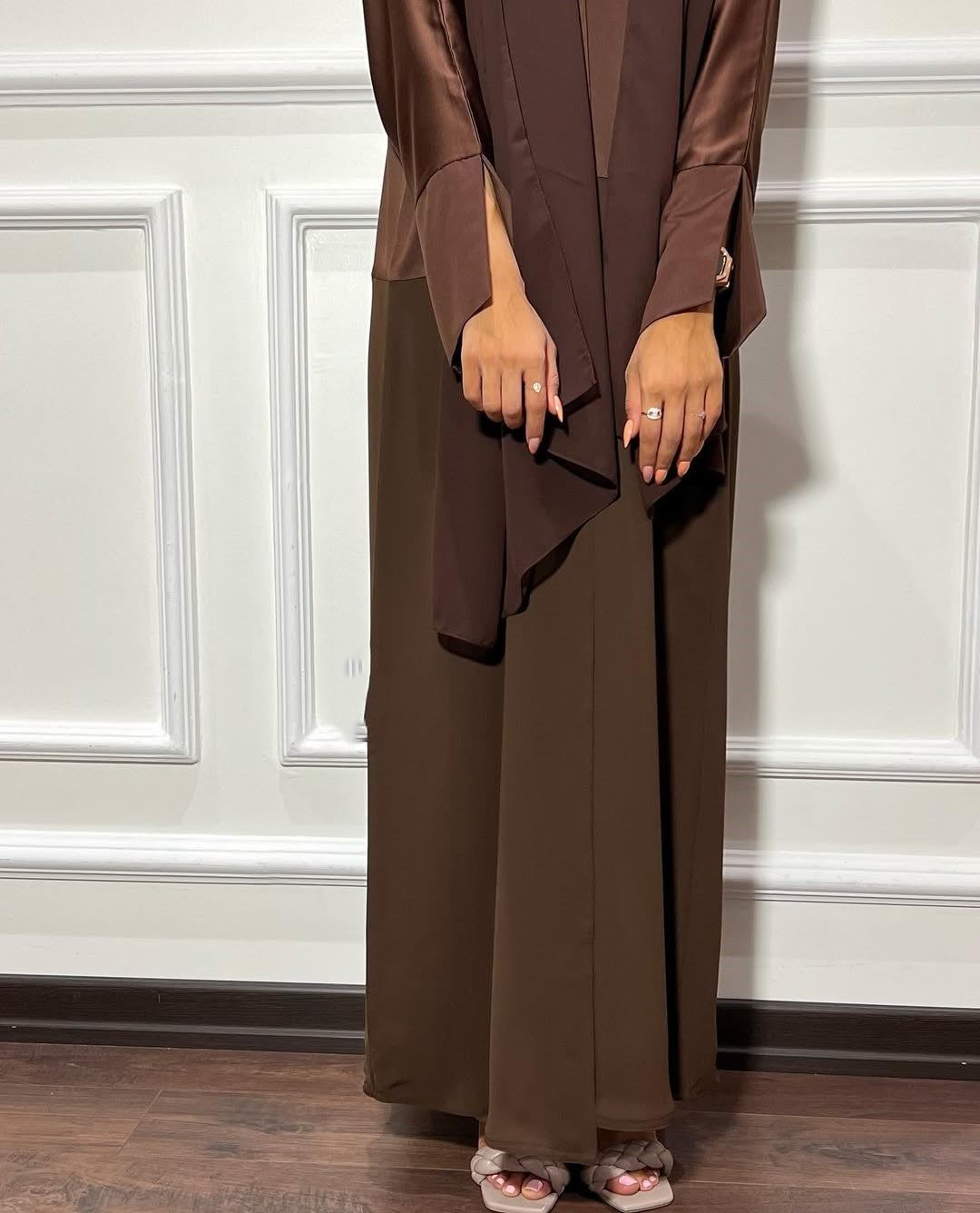 Satin Detailed Straight Abaya - Brown