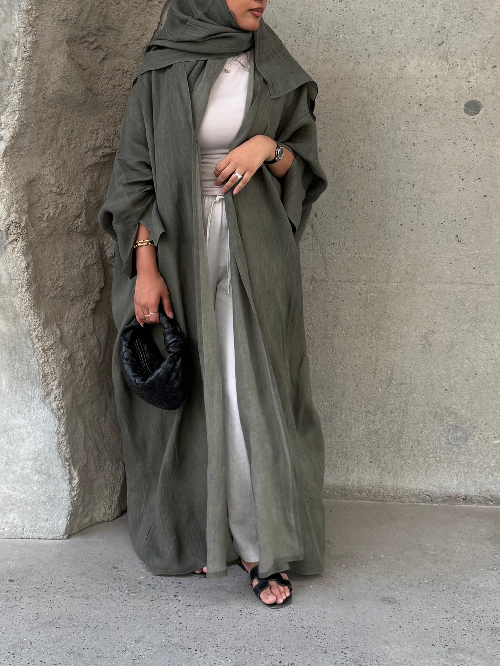 Turkish linen abaya, half-bisht cut - Green