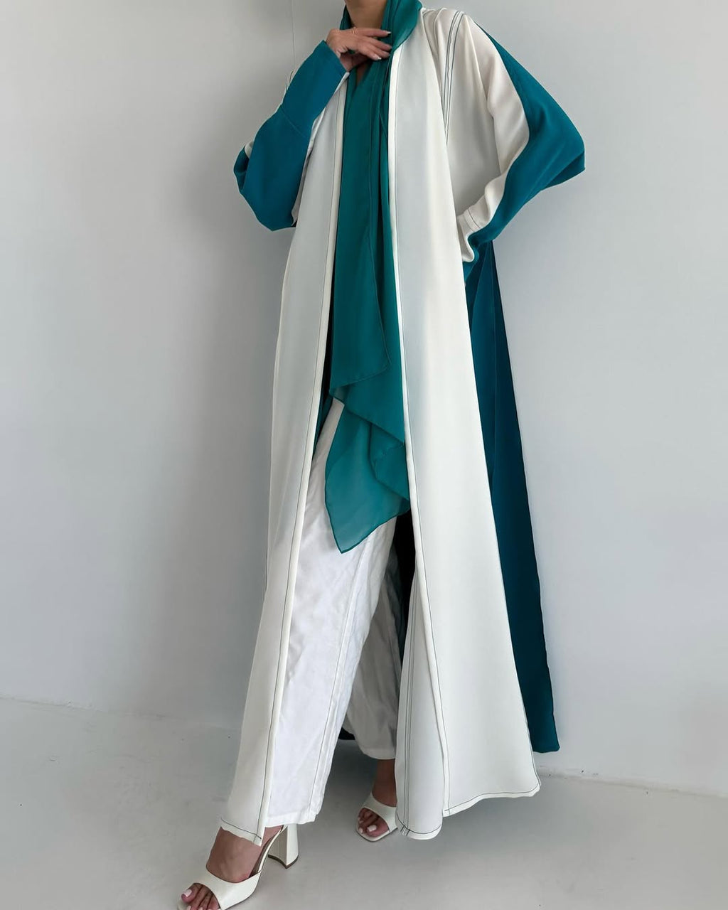 Crepe stitched klosh abaya - Teal