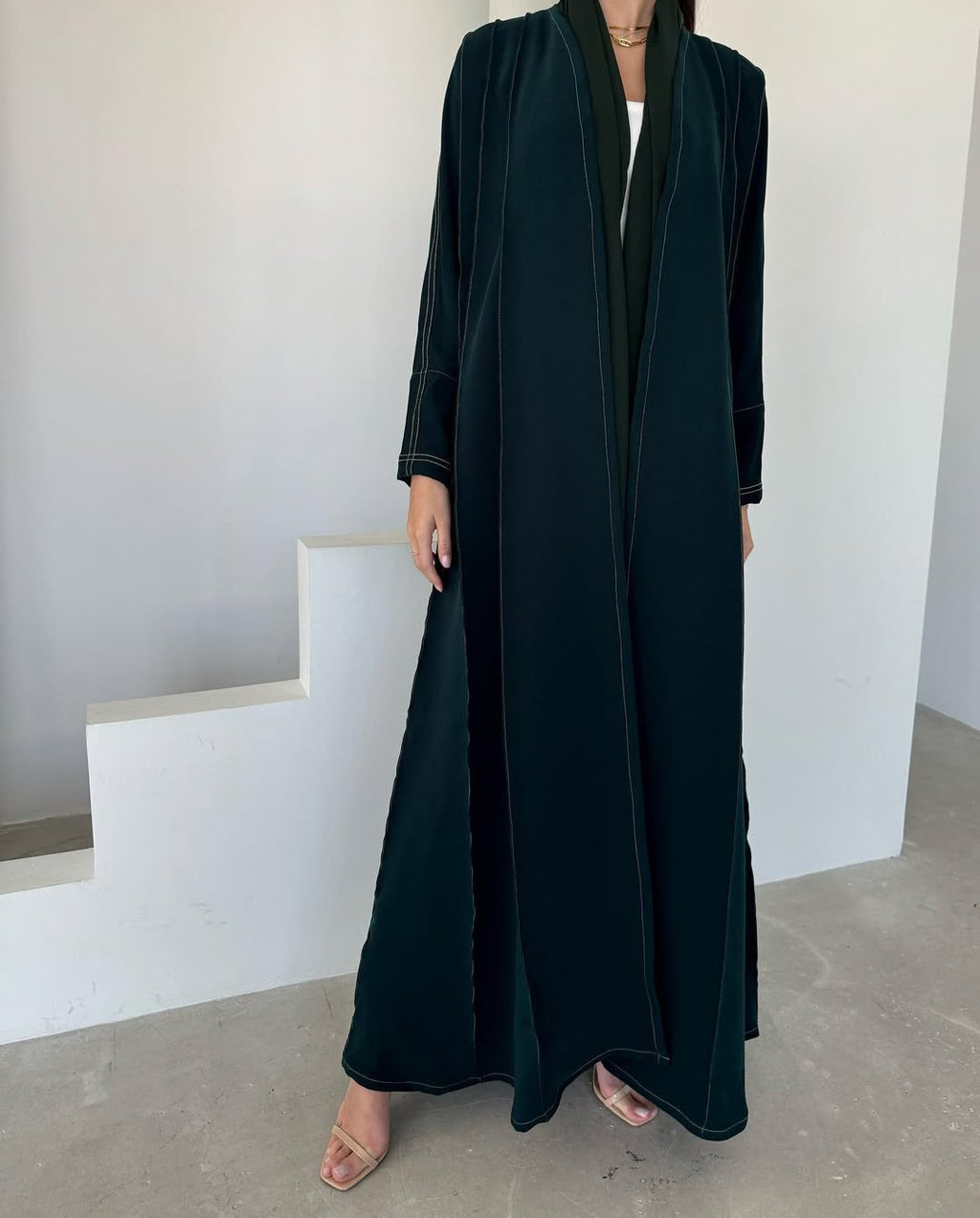 Green abaya with contrast thread