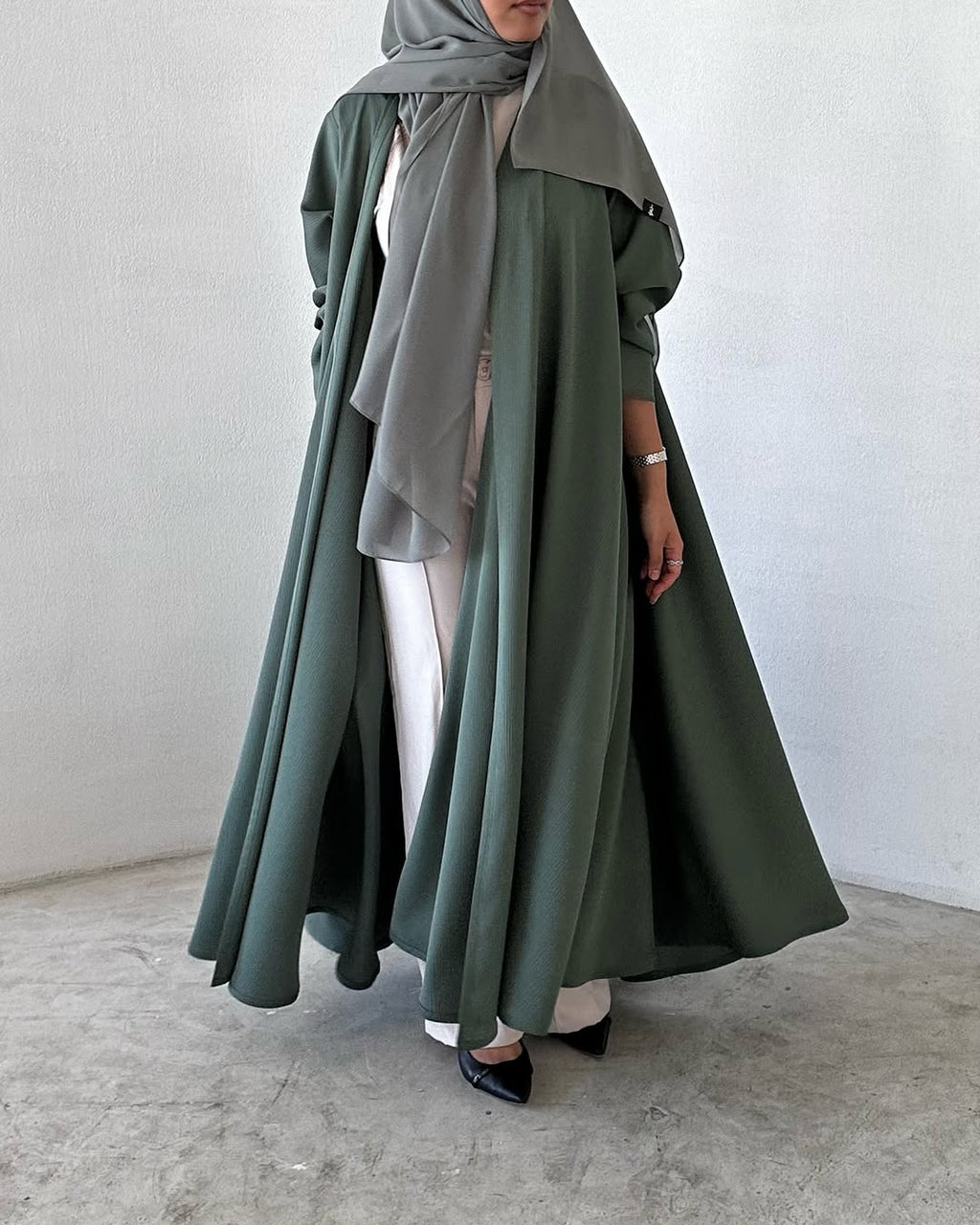 Cloche Cut Abaya - Green