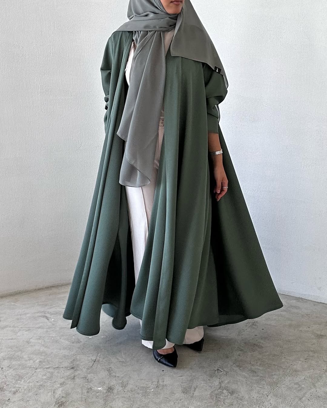 Cloche Cut Abaya - Green