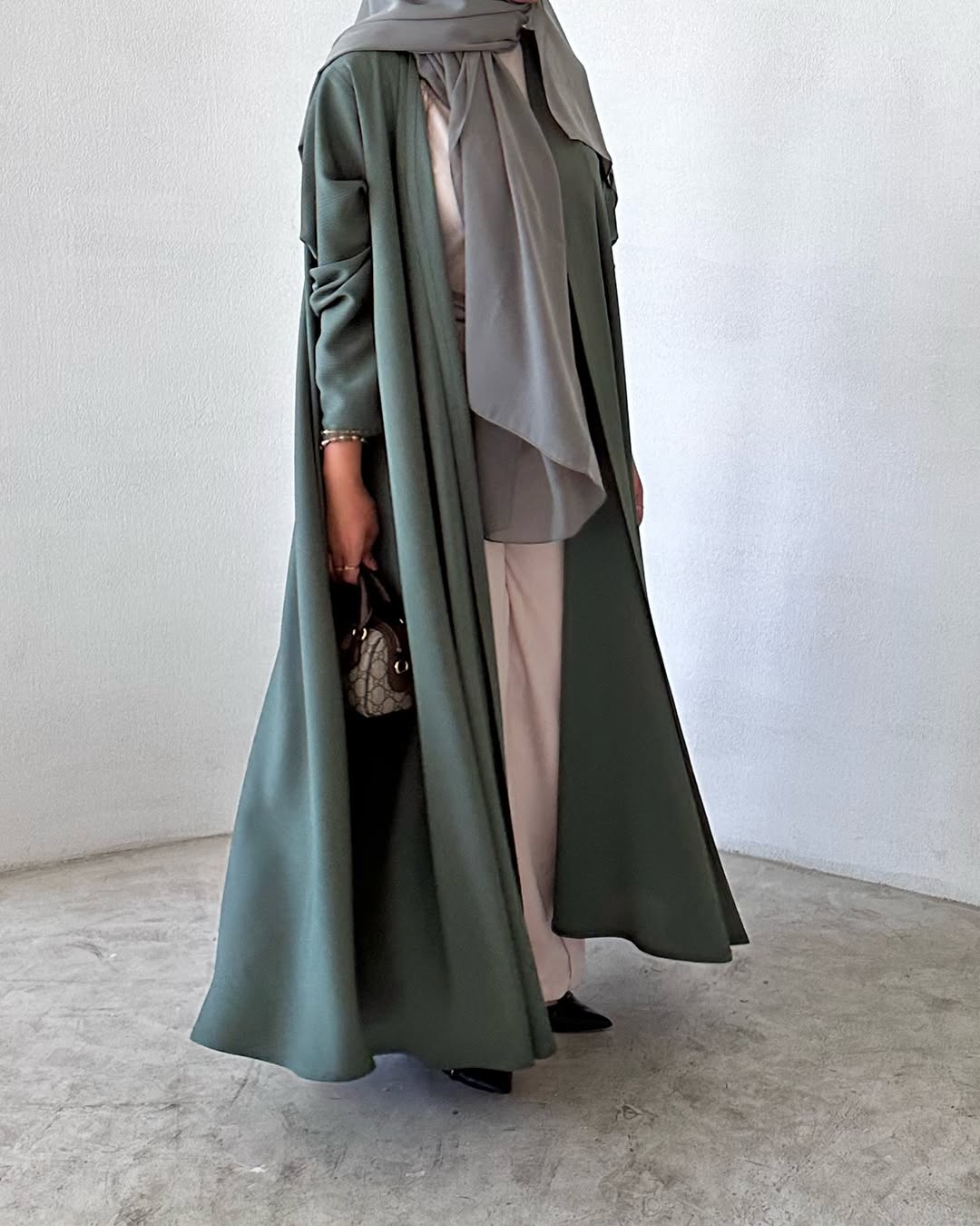 Cloche Cut Abaya - Green