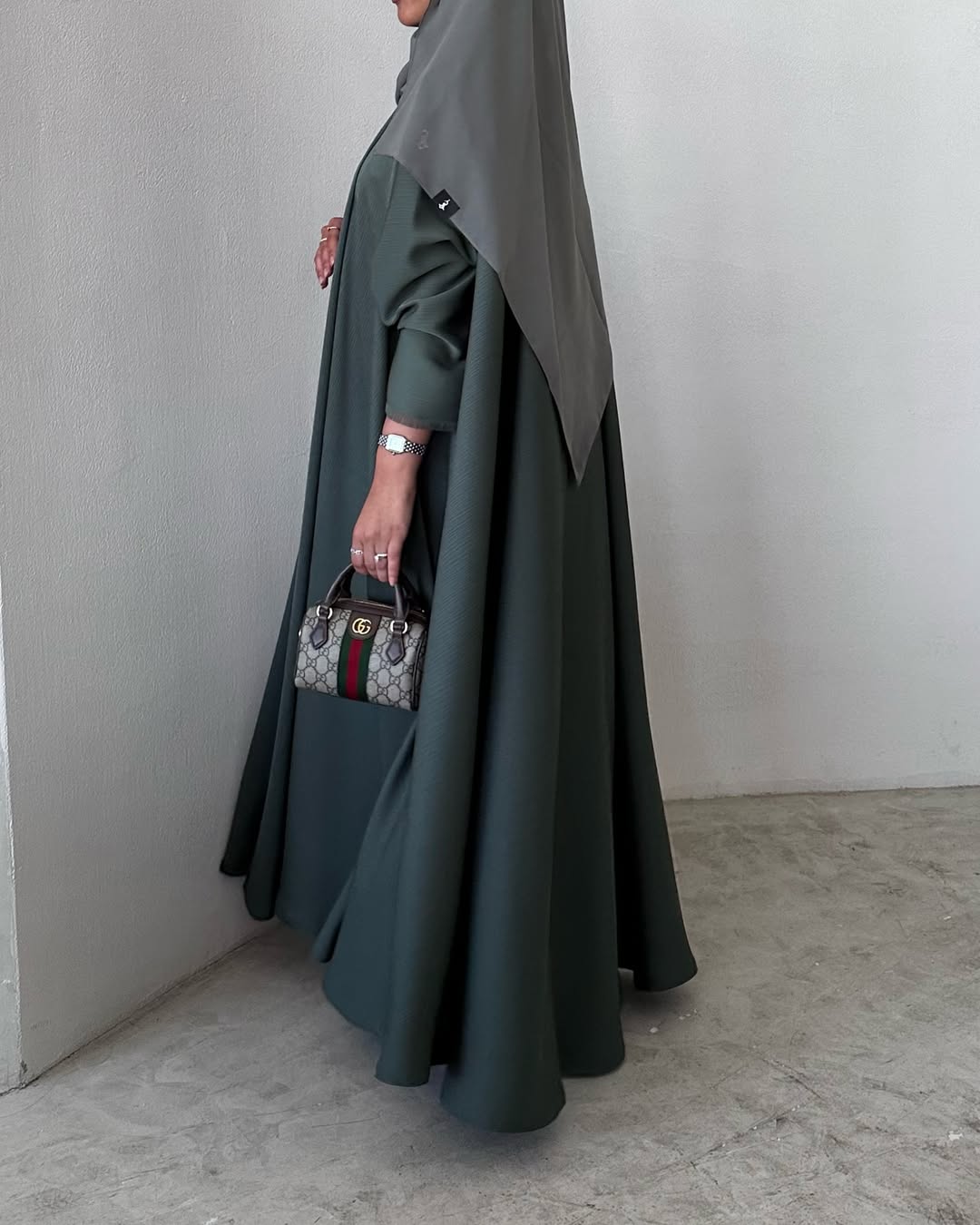 Cloche Cut Abaya - Green