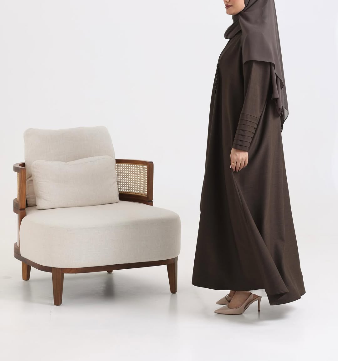 Brow Crepe pattern details Abaya